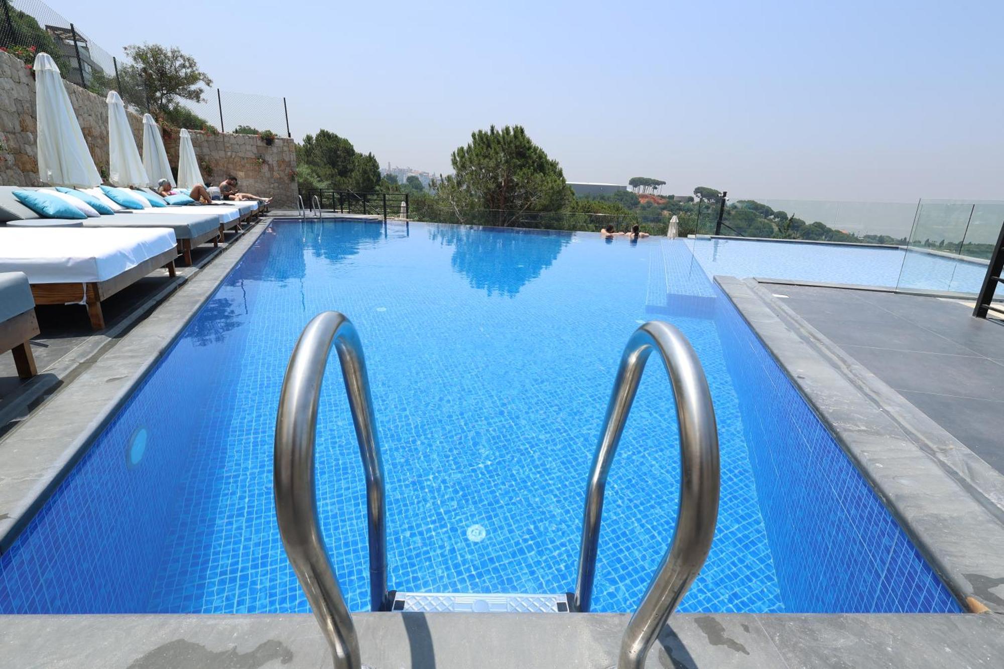 The Ray Hotel And Studios Beirut Exterior photo
